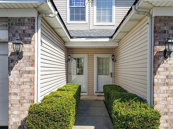 2nd image of 1059 Sheridan Cir