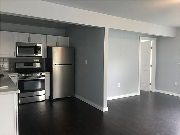 3rd image of 4801 Avenue H #C