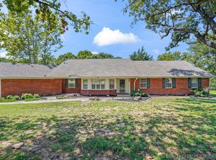 607 W 32nd St S, Sand Springs, OK 74063