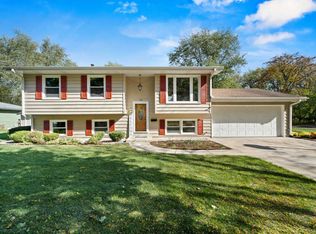 760 Strawberry Ct, Aurora, IL 60506