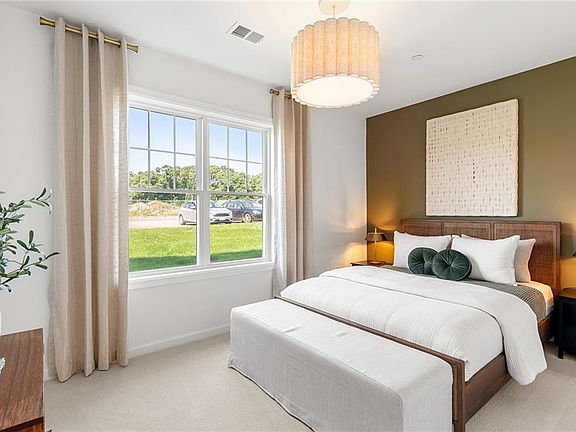 4th image of 141 E Point Dr #306