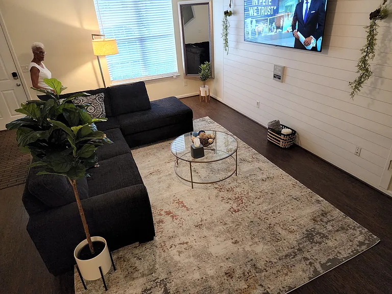 4468 Highwood Park Dr — Photo 3