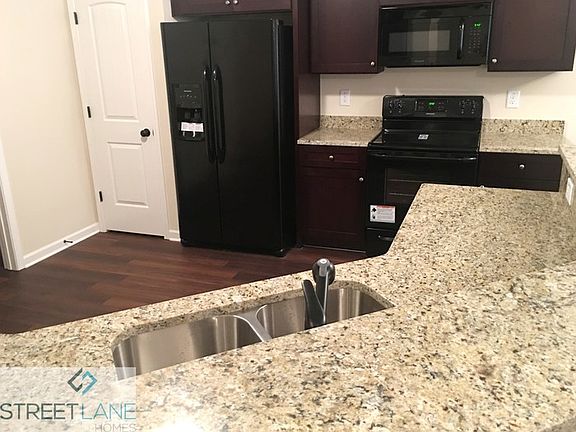 5th image of 176 Rankin Cir