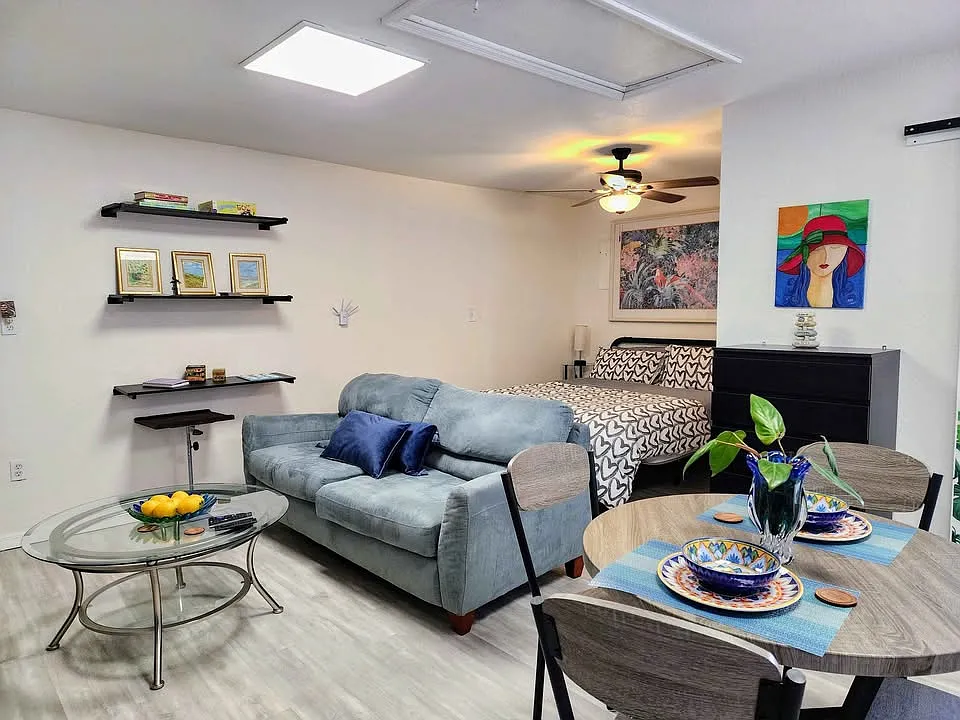 Studio, 420 sqft, $1,150 — Photo 3