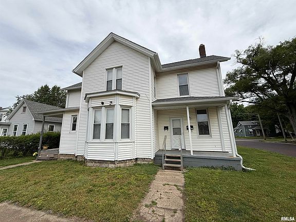 2nd image of 415 Willow St