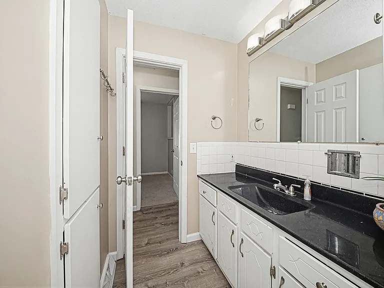 1429 Highland Dr — Photo 23
