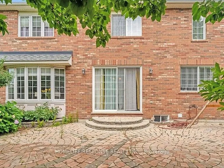 1382 Storey Dr — Photo 23