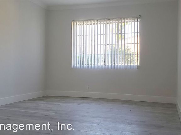 5th image of 4540 Hazeltine Ave #11
