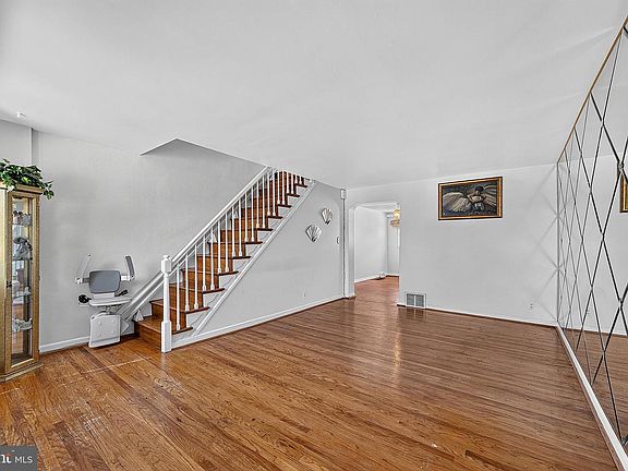 3rd image of 8318 Thouron Ave