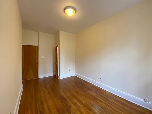 Rented by Compass | media 40