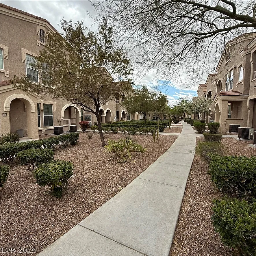 1 bed, 1.0 bath, 772 sqft, $1,550 — Photo 3