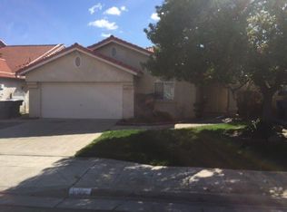 1046 Robinson Ave, Clovis, CA 93612