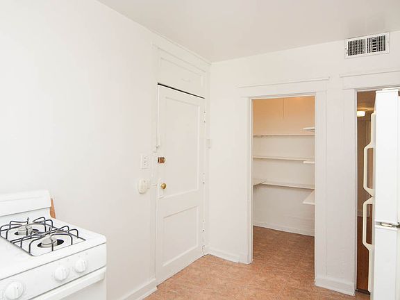 4th image of 2520 N Kedzie Blvd #H