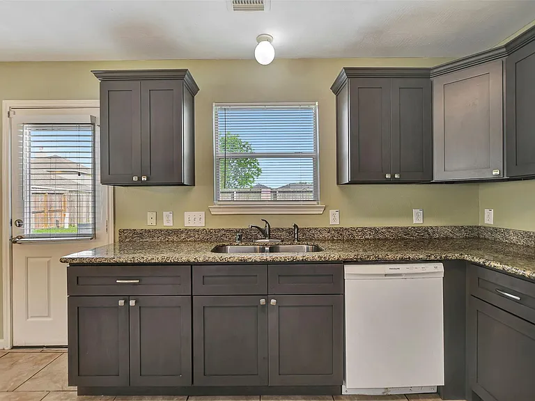 2618 Shearwater Bend Dr — Photo 17