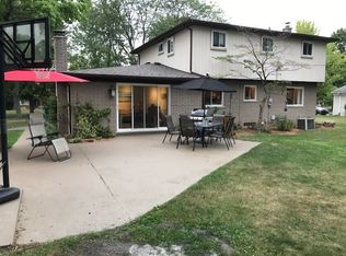 8527 Concord Rd, Grosse Ile, MI 48138