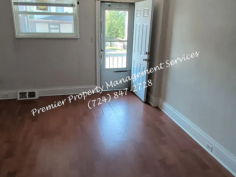 532 Jackson St — Photo 3