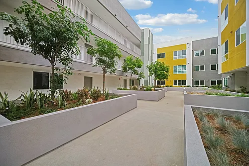 Bermuda Court Photo 1