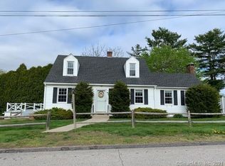 32 May Flower Ave, Pawcatuck, CT 06379