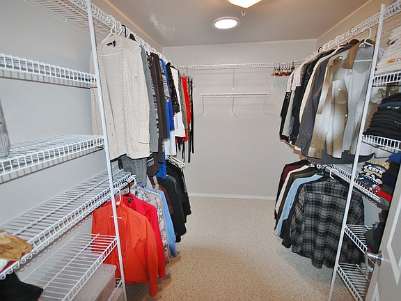 Walking Closet
