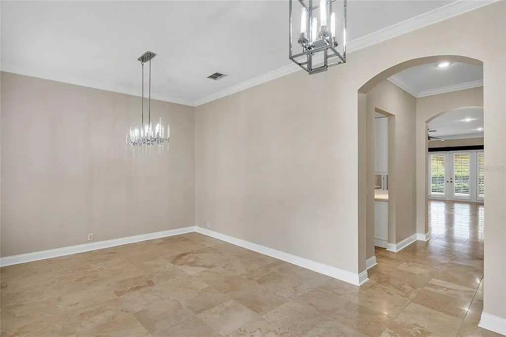 4 bed, 3.0 bath, 2398 sqft, $6,750 — Photo 4