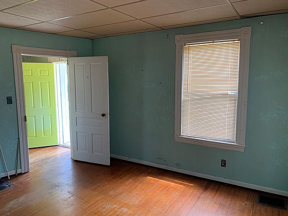 3rd image of 42 Fairfield Ave