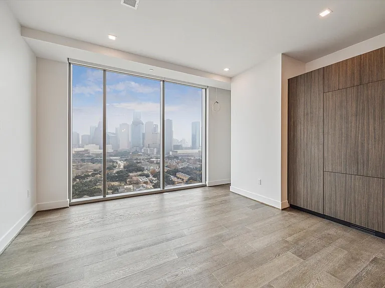 1711 Allen Pkwy #1806 — Photo 3