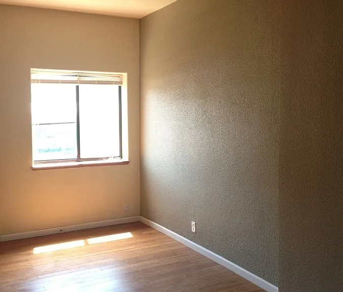 1529 W 34th Ave — Photo 6