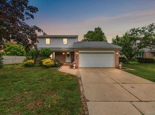 43456 Hartwick Dr, Sterling Heights, MI 48313
