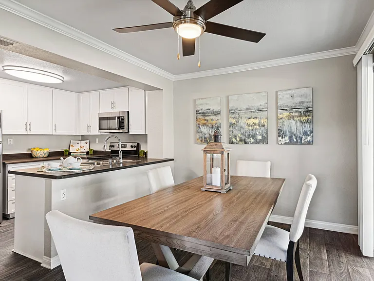 Hidden Hills Condominium Rentals — Photo 5