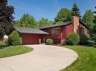 2604 122nd St E, Burnsville, MN 55337