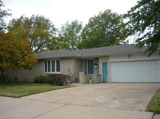 321 N Weaver St, Hesston, KS 67062