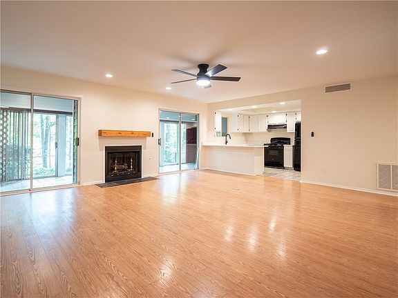4th image of 43 Arbor End SE