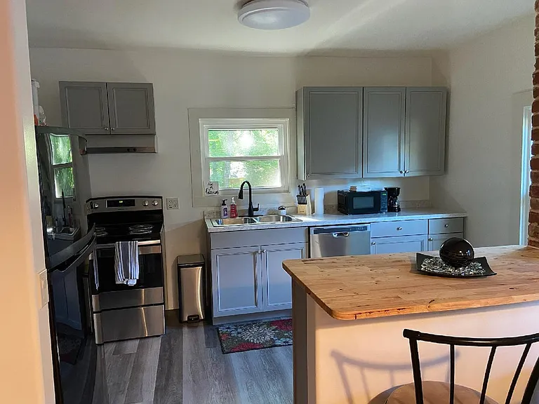 3535 Chandler Ave — Photo 5