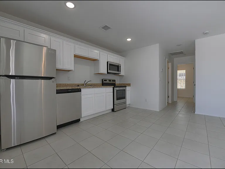4626 Maxwell Ave #C — Photo 7
