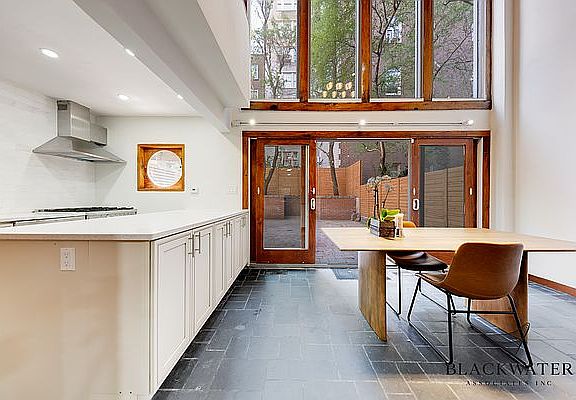 4th image of 50 Jane St #1