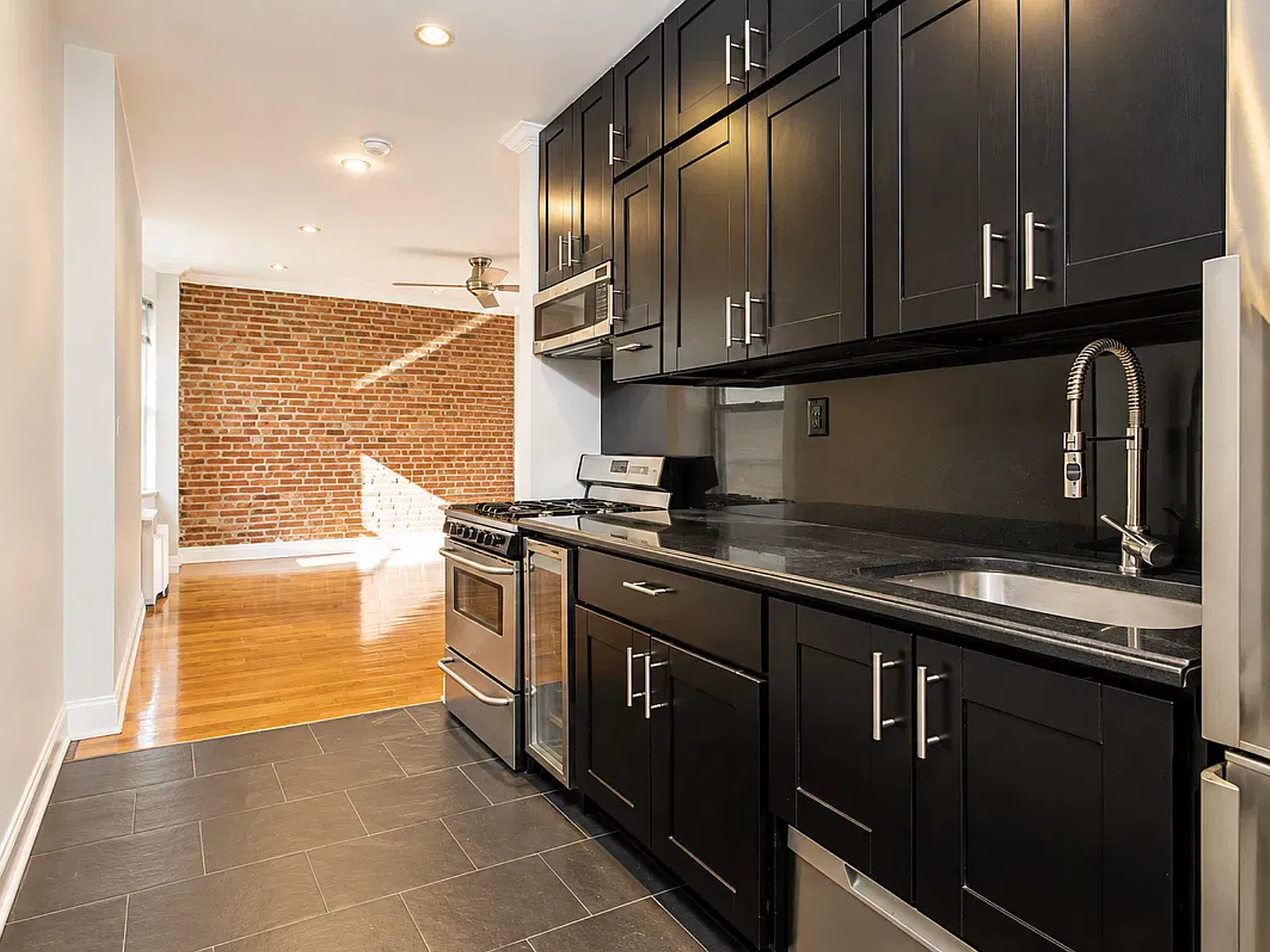 118 Mulberry Street — Photo 2