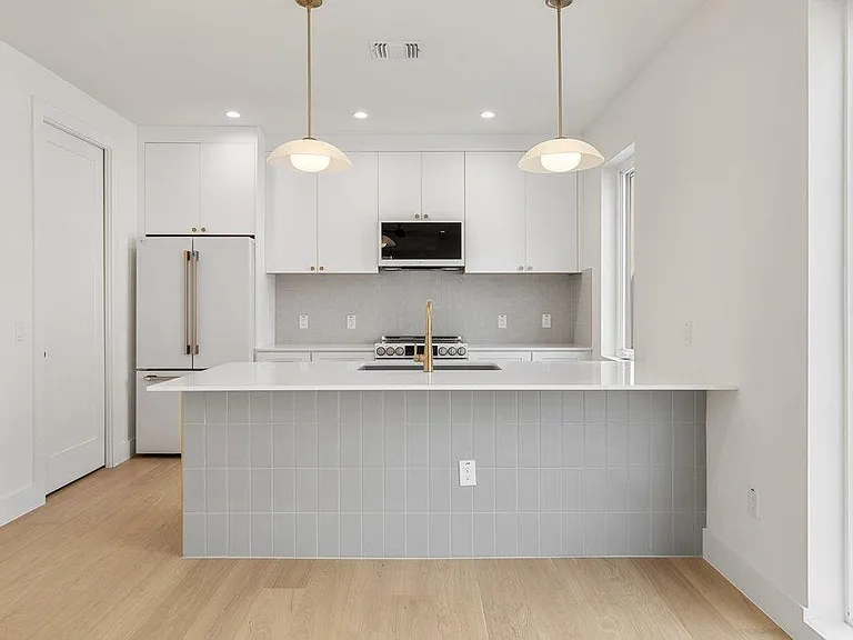 3530 Gonzales St #A — Photo 2