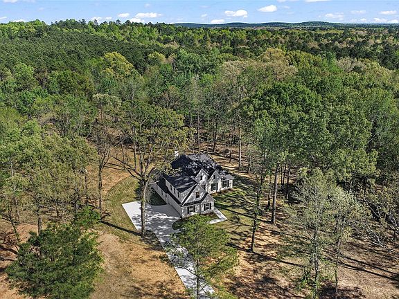 2nd image of 920 Butler Hill Rd