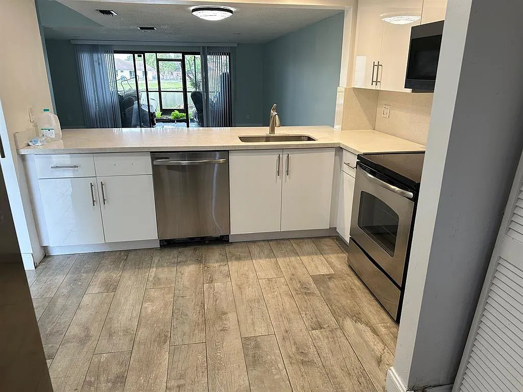 3 bed, 2.0 bath, 1512 sqft, $2,475 — Photo 4