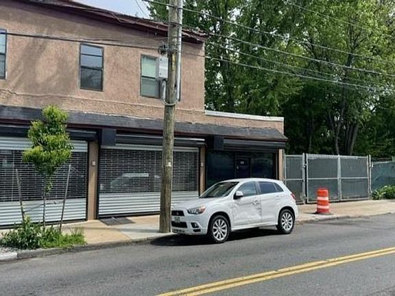 2nd image of 653 Henderson Ave