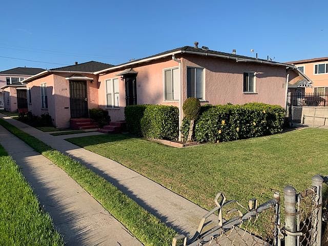 1st image of 1131 W 90th St