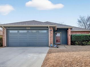 508 Valley Mills Dr, Arlington, TX 76018