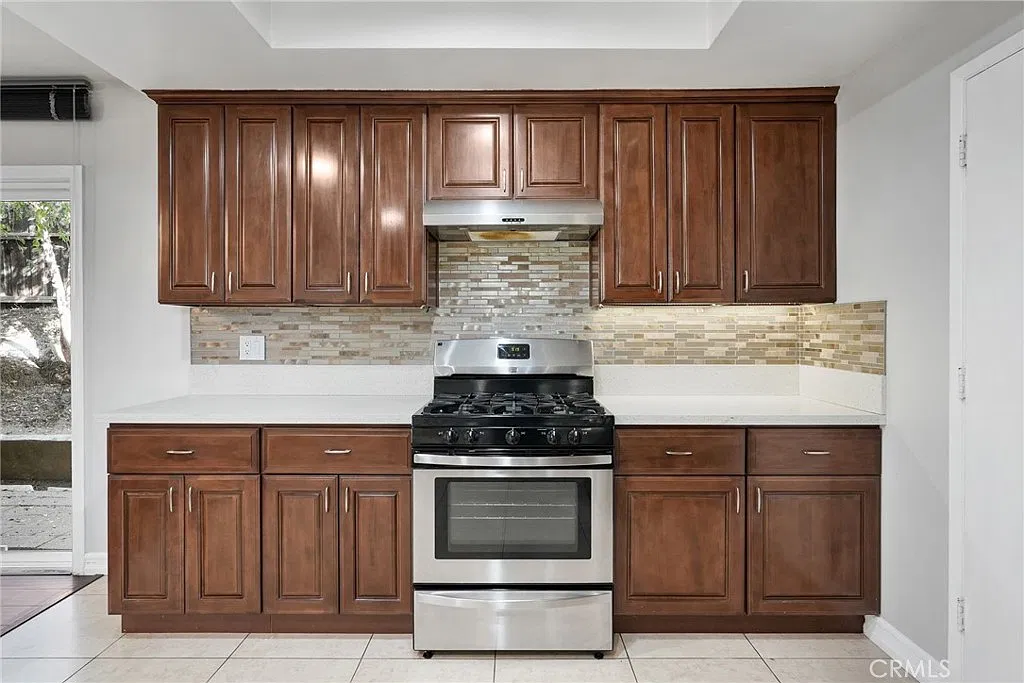 4 bed, 1764 sqft, $4,350 — Photo 4