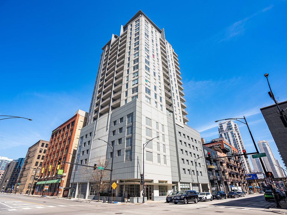 1st image of 330 W Grand Ave APT 1802