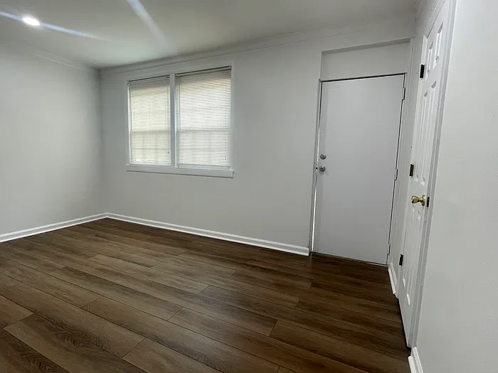2 bed, 1.0 bath, 750 sqft, $1,000 — Photo 1
