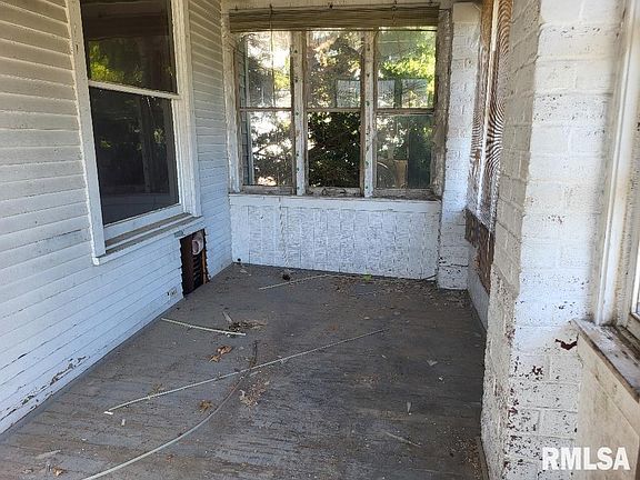 2nd image of 343 W 1st St