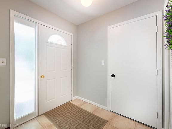 4th image of 8421 Hickory Nut Grove Rd