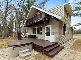 696 S Eagles Nest Rd, Indian River, MI 49749