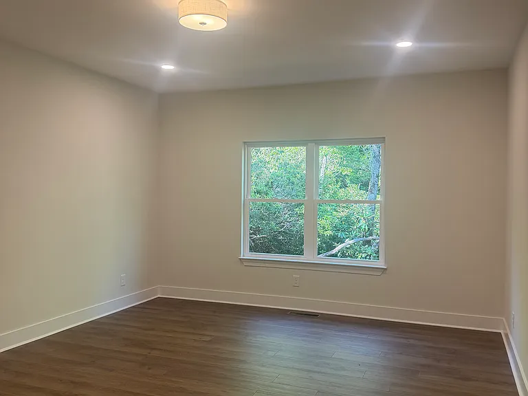 1240 Bowery Rd — Photo 15