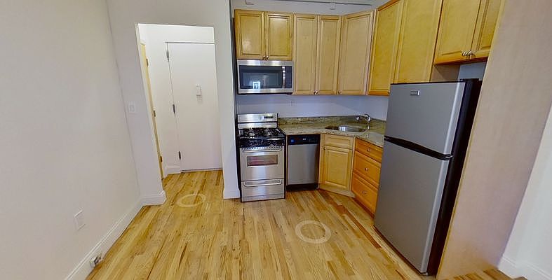 1st image of 214 W 96th St APT 4I